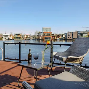 bed-and-boat.amsterdamhotelsnl.com/